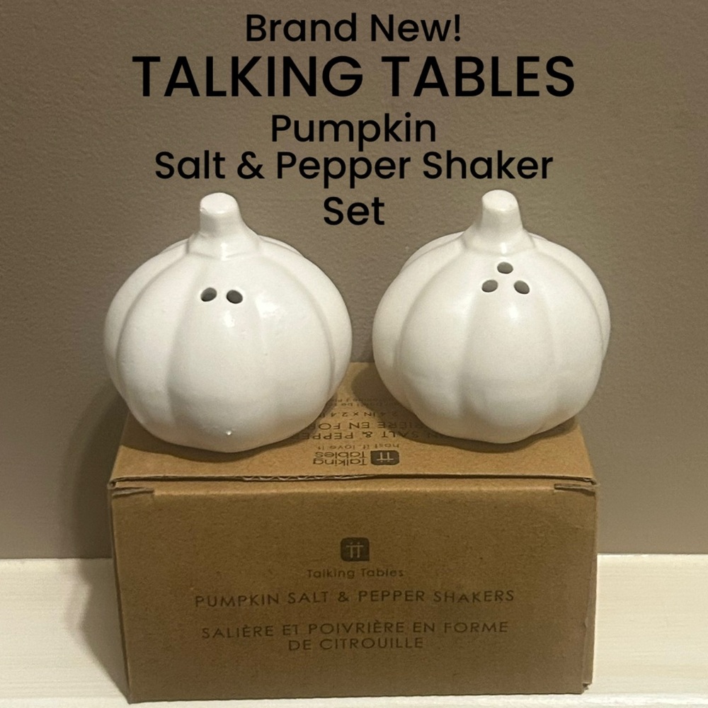 NWT 2-Piece TALKING TABLES Ceramic Pumpkin Salt & Pepper Shaker Set